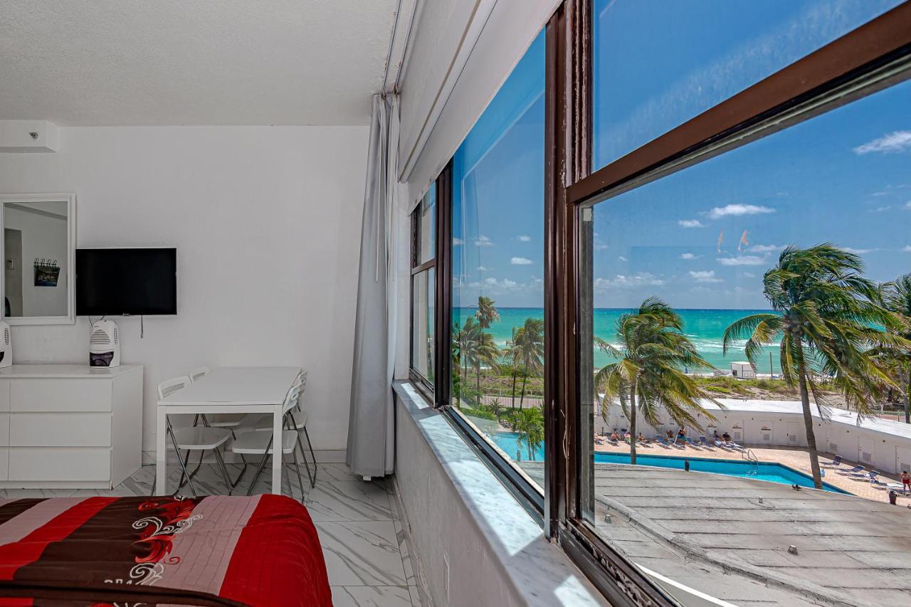 Beach Front Studio Miami Beach Bagian luar foto