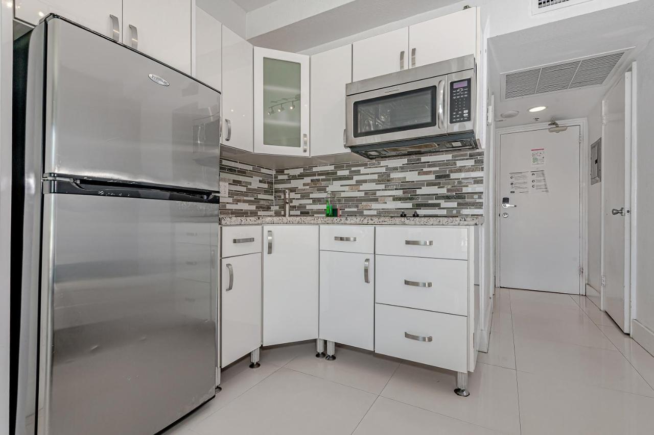 Beach Front Studio Miami Beach Bagian luar foto