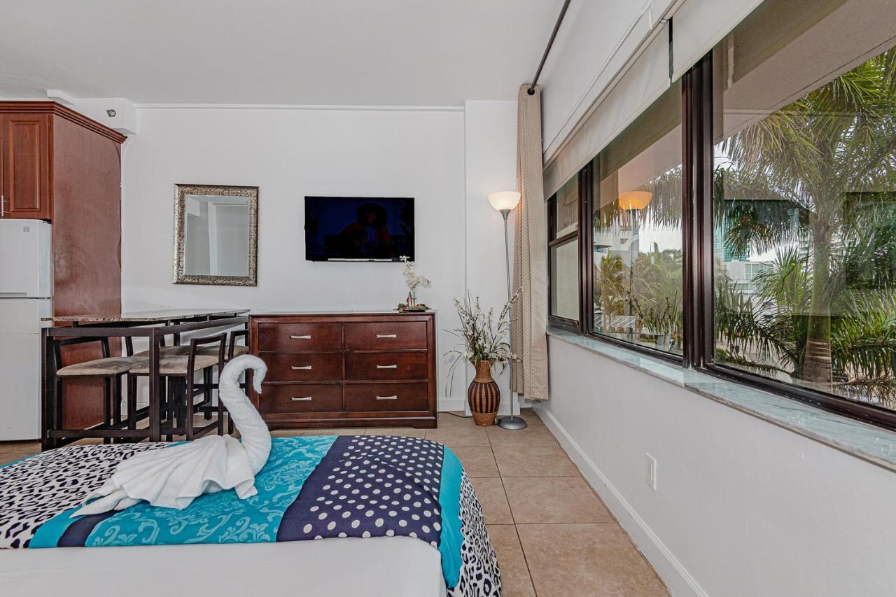 Beach Front Studio Miami Beach Bagian luar foto
