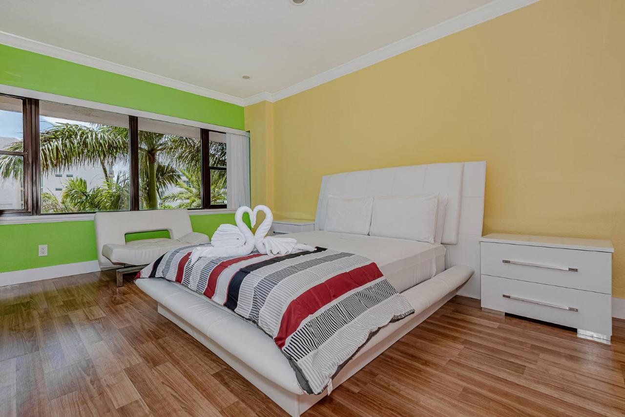 Beach Front Studio Miami Beach Bagian luar foto