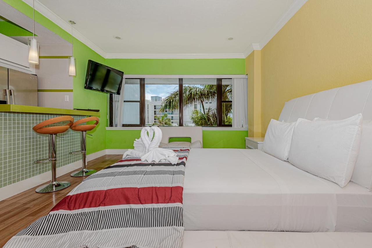 Beach Front Studio Miami Beach Bagian luar foto